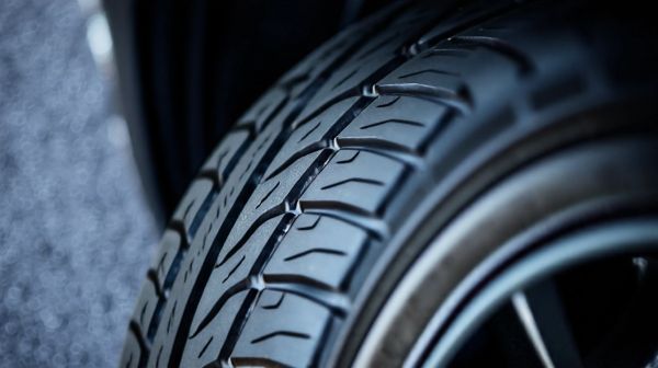 Top raisons d'opter pour un pneu 235 45 R19 idéal pour votre auto